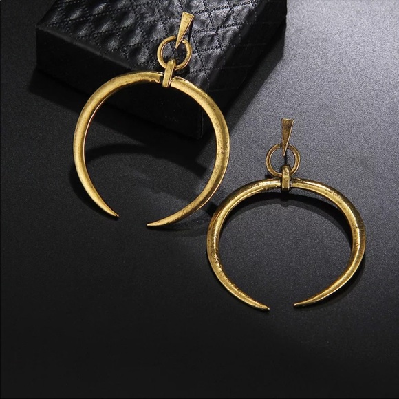 • Ingrid • Boho Moon Antique Style Earrings - Picture 6 of 7